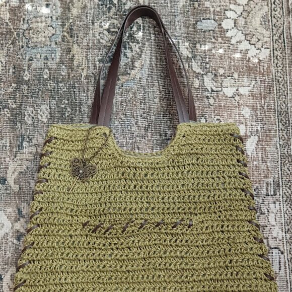 Sun N’ Sand Medium Natural Crochet Shoulder Tote Green Brown Butterfly Bag Charm - Picture 4 of 10